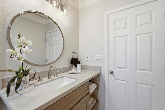 2323 Mastlands Drive, Oakland, CA 94611