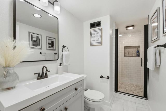 2323 Mastlands Drive, Oakland, CA 94611