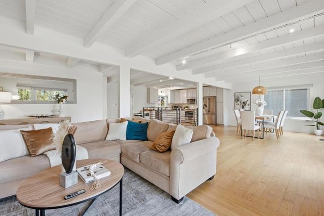 2323 Mastlands Drive, Oakland, CA 94611
