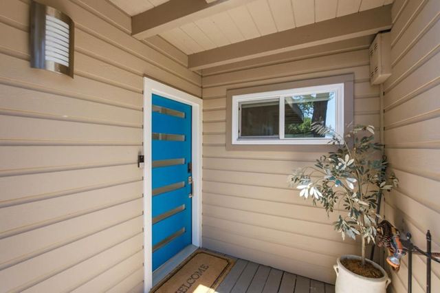 2323 Mastlands Drive, Oakland, CA 94611