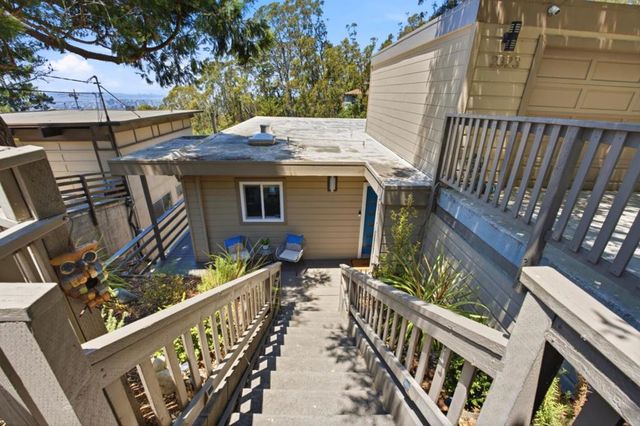 2323 Mastlands Drive, Oakland, CA 94611