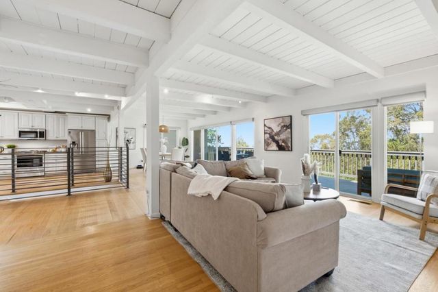 2323 Mastlands Drive, Oakland, CA 94611