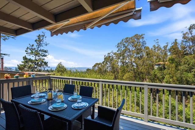 2323 Mastlands Drive, Oakland, CA 94611