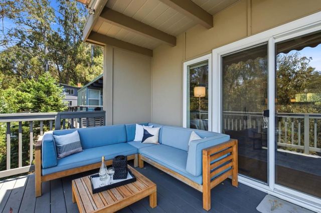 2323 Mastlands Drive, Oakland, CA 94611