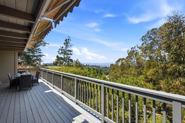 2323 Mastlands Drive, Oakland, CA 94611