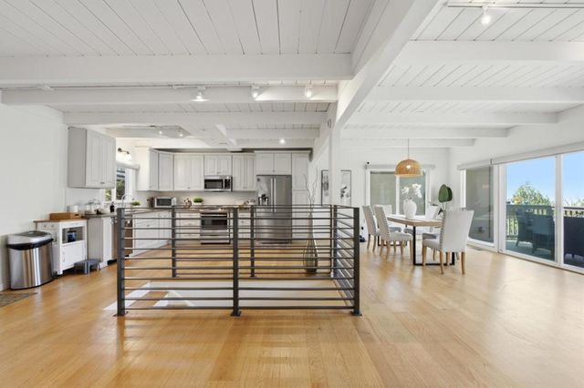 2323 Mastlands Drive, Oakland, CA 94611