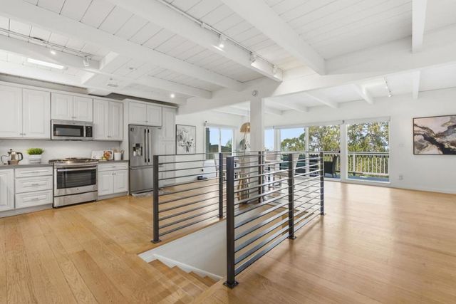 2323 Mastlands Drive, Oakland, CA 94611