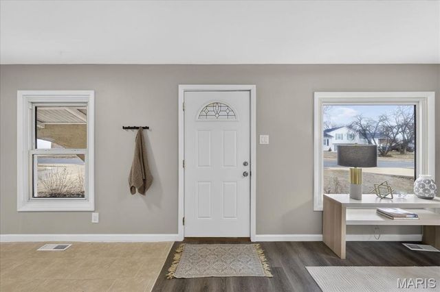 2370 Hawthorne Manor Drive, Florissant, MO 63031