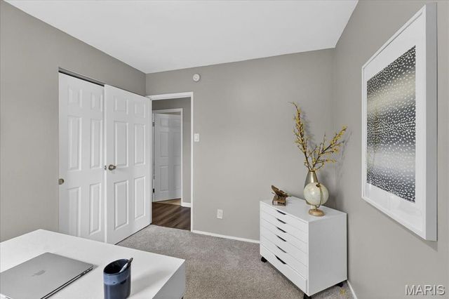 2370 Hawthorne Manor Drive, Florissant, MO 63031