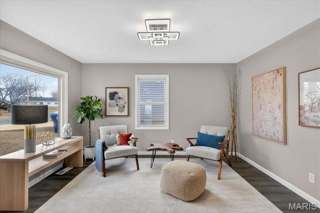 2370 Hawthorne Manor Drive, Florissant, MO 63031