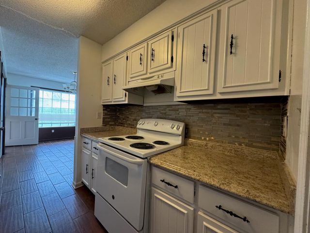 3968 WANDERING WAY, Memphis, TN 38115