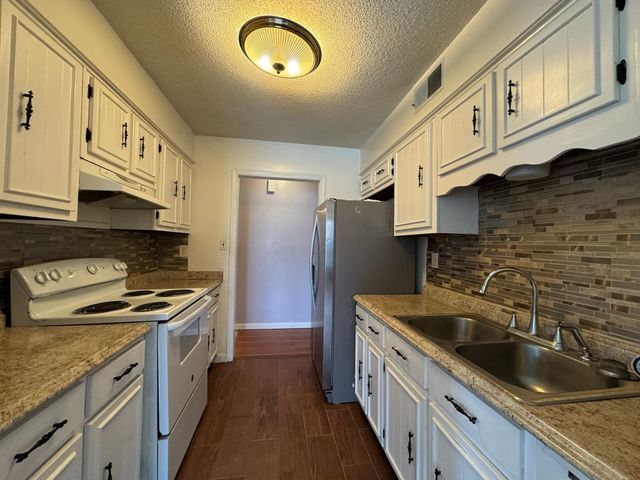 3968 WANDERING WAY, Memphis, TN 38115