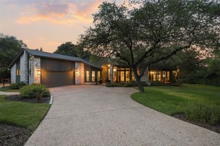 208 Phlox DR, Lakeway, TX 78734