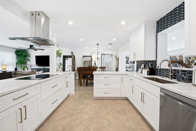 1639 NE 27th Dr, Wilton Manors, FL 33334