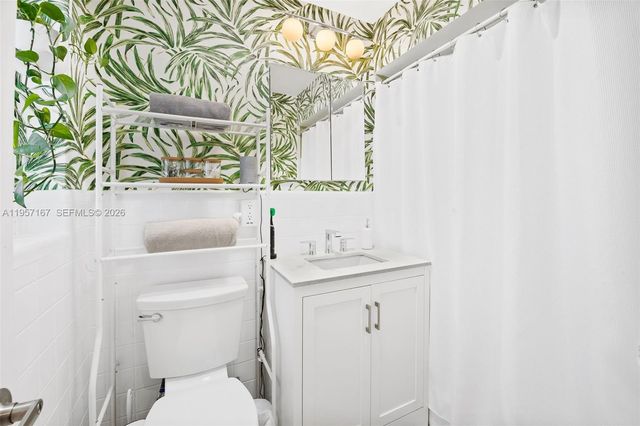 1639 NE 27th Dr, Wilton Manors, FL 33334