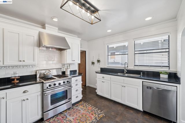 1718 High St, Alameda, CA 94501