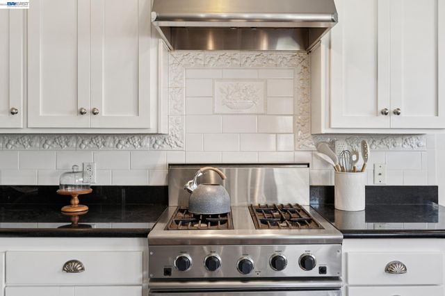 1718 High St, Alameda, CA 94501