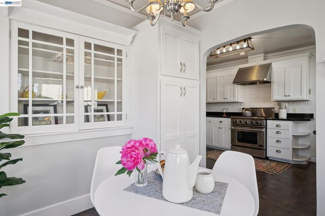 1718 High St, Alameda, CA 94501