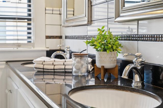 1718 High St, Alameda, CA 94501