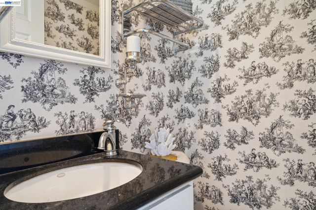 1718 High St, Alameda, CA 94501