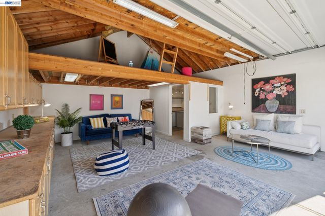 1718 High St, Alameda, CA 94501