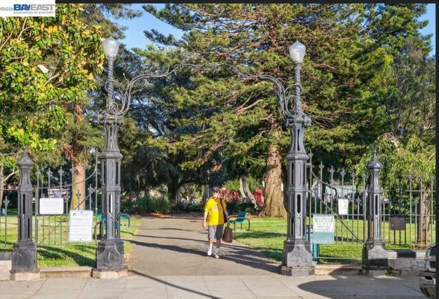 1718 High St, Alameda, CA 94501