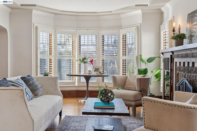 1718 High St, Alameda, CA 94501