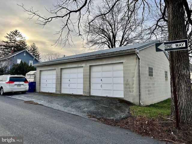 3816 LOCUST LN, Harrisburg, PA 17109
