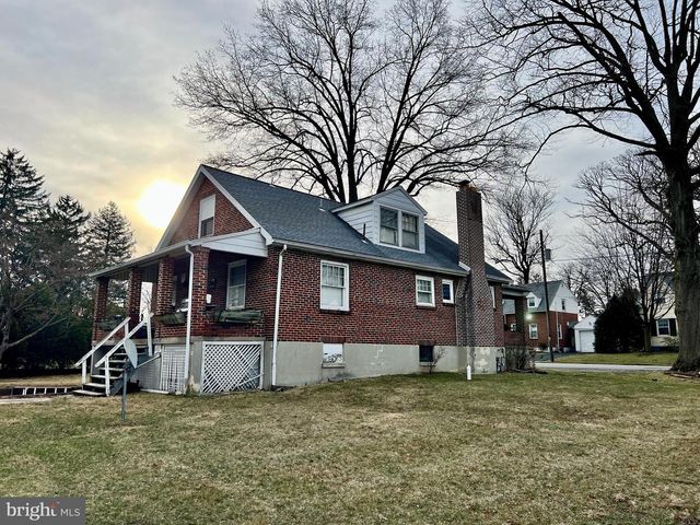 3816 LOCUST LN, Harrisburg, PA 17109