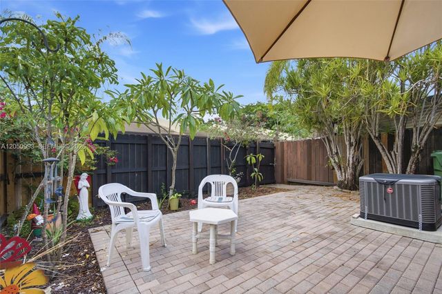 10231 Buttercup Court, Pembroke Pines, FL 33026