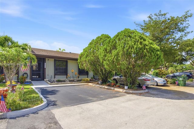 10231 Buttercup Court, Pembroke Pines, FL 33026