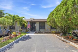 10231 Buttercup Court, Pembroke Pines, FL 33026