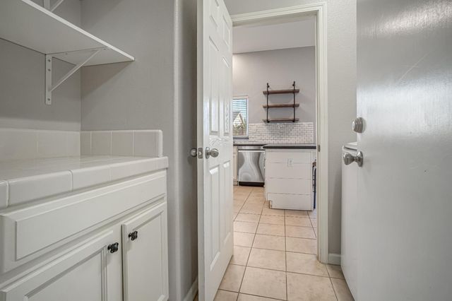 3062 N Filbert Avenue, Fresno, CA 93727