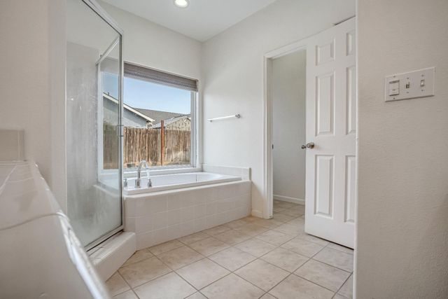 3062 N Filbert Avenue, Fresno, CA 93727