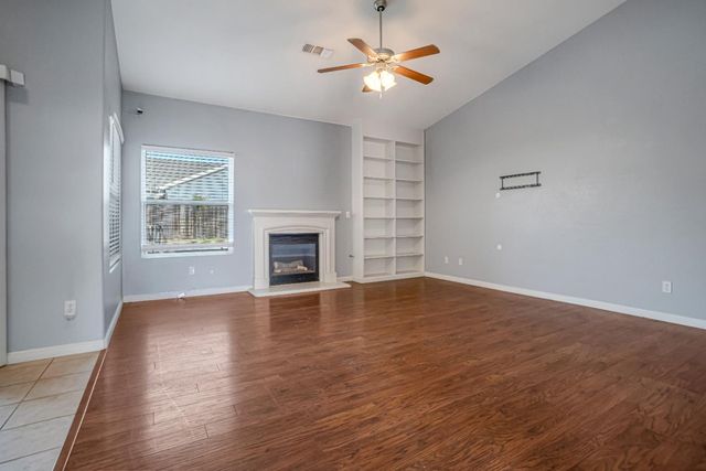 3062 N Filbert Avenue, Fresno, CA 93727