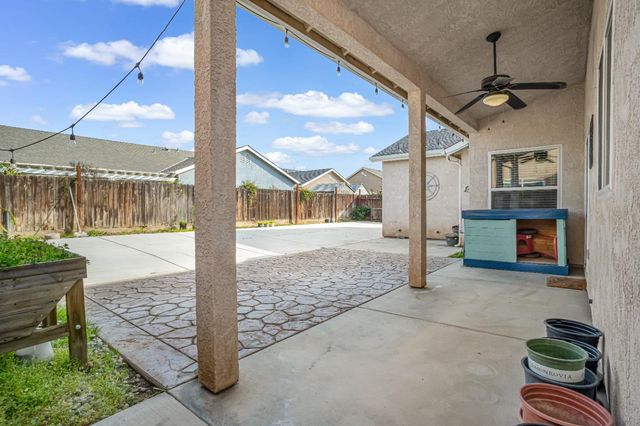 3062 N Filbert Avenue, Fresno, CA 93727