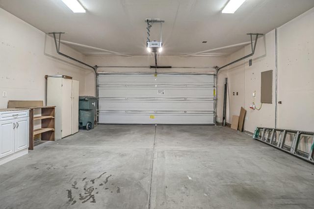 3062 N Filbert Avenue, Fresno, CA 93727