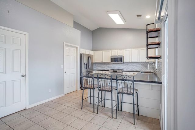 3062 N Filbert Avenue, Fresno, CA 93727