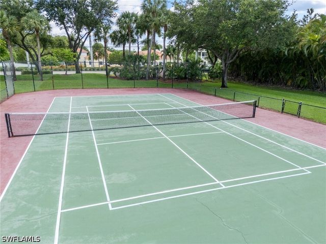 360 Pindo Palm DR, Naples, FL 34104