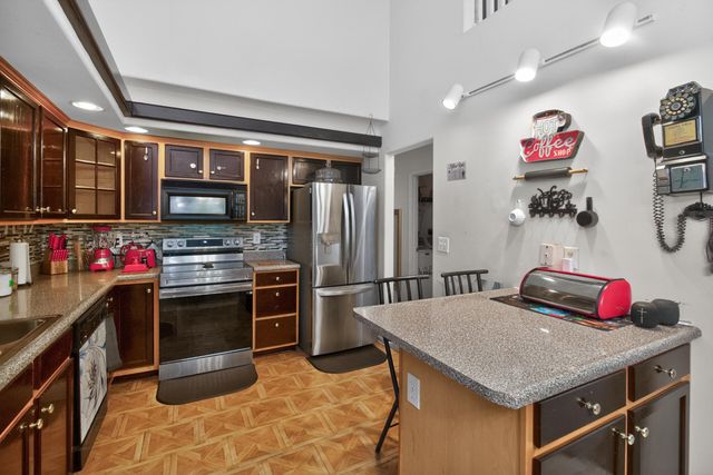 2700 Green Valley Court, Lexington, KY 40511