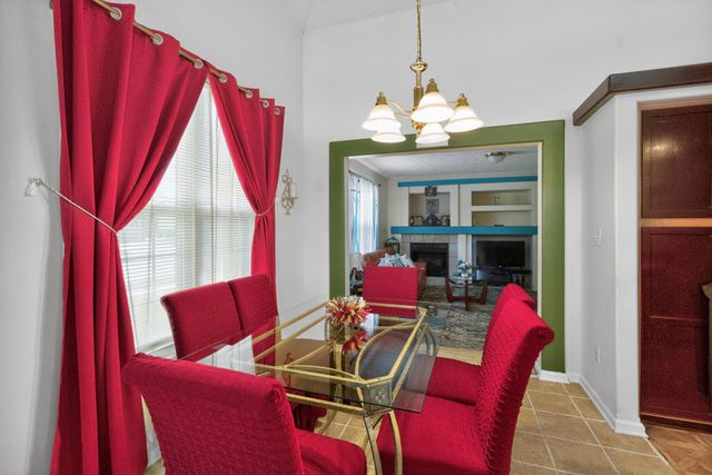 2700 Green Valley Court, Lexington, KY 40511