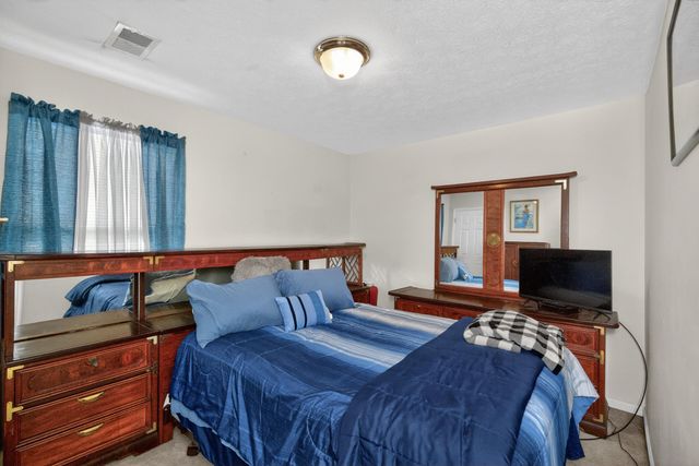 2700 Green Valley Court, Lexington, KY 40511