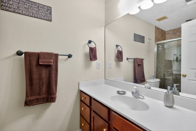 2700 Green Valley Court, Lexington, KY 40511
