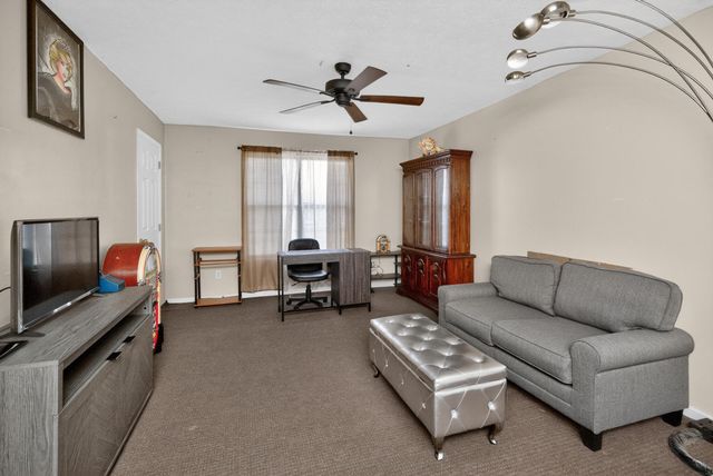 2700 Green Valley Court, Lexington, KY 40511