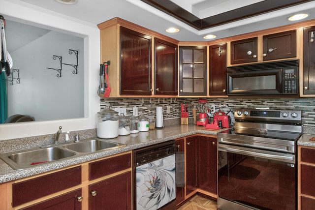 2700 Green Valley Court, Lexington, KY 40511