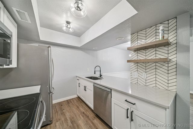 3146 S 101st East Avenue 1201, Tulsa, OK 74146