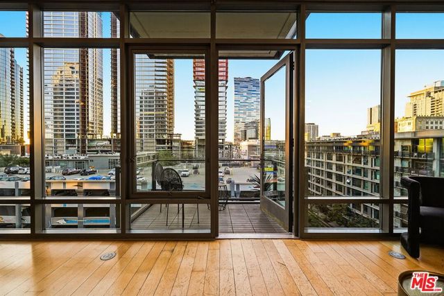 1100 S Hope Street 814, Los Angeles, CA 90015