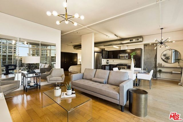 1100 S Hope Street 814, Los Angeles, CA 90015