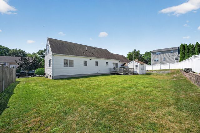 79 Emerald Dr, Lynn, MA 01904