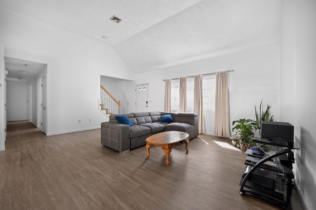 79 Emerald Dr, Lynn, MA 01904